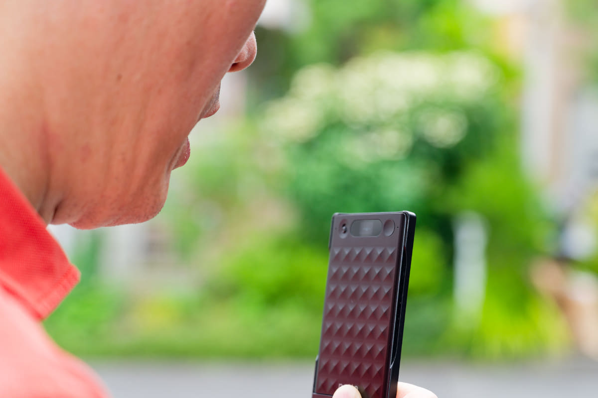 移動中、思いついたことを吹き込んでおけば勝手にテキストに。歩きスマホもせずに済みます