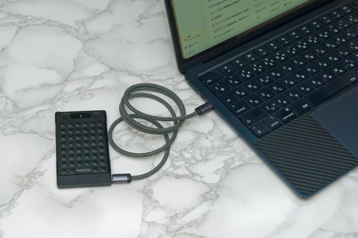 スマホとの連携をあえてオフにして、ノートPCに接続してアップロード