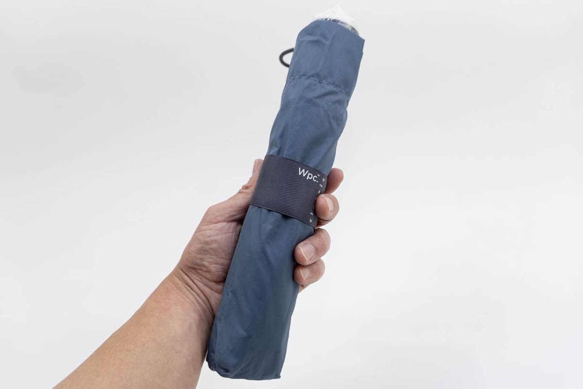 収納時の長さは約27cm。重さは約188g