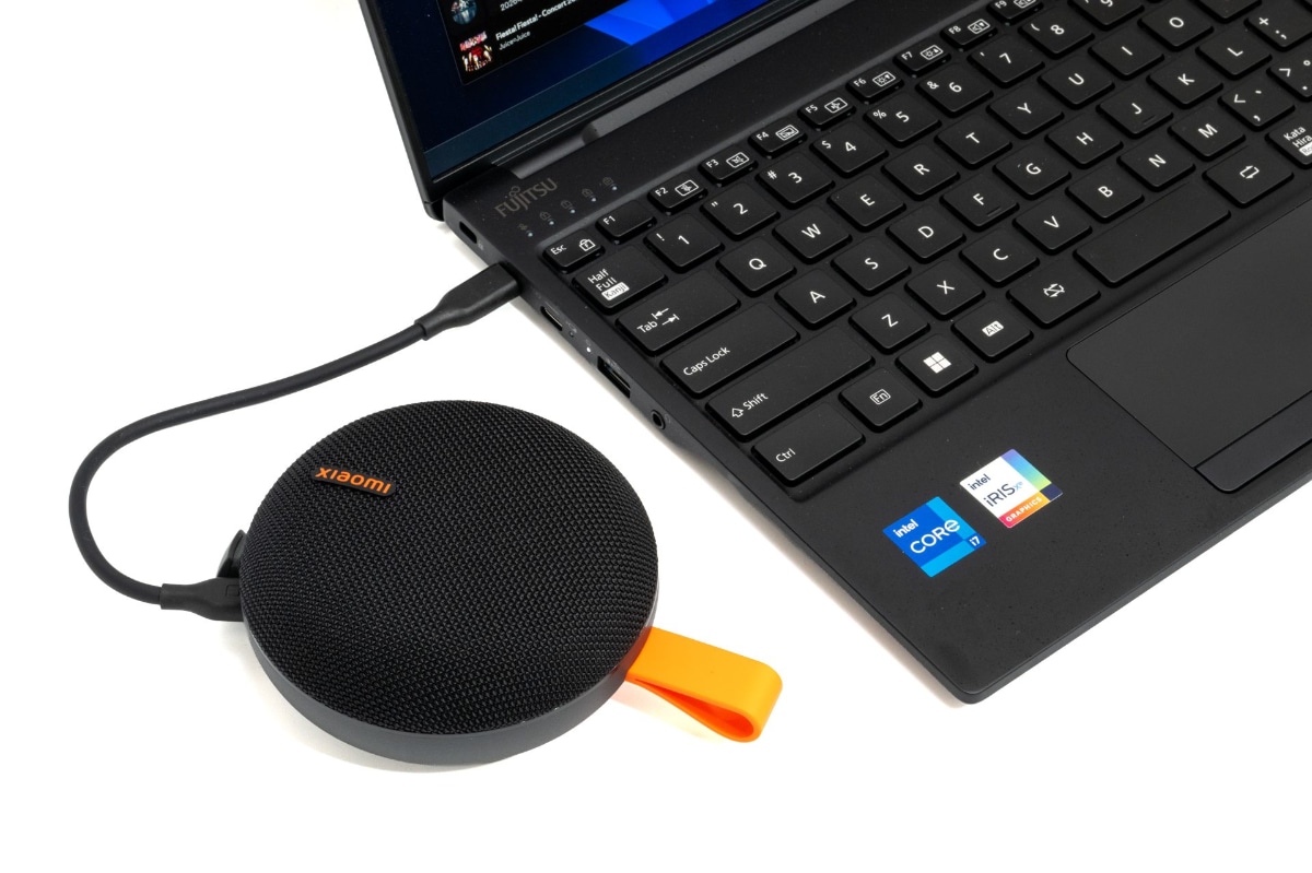 USBケーブルでパソコンにつなぐと外付けスピーカーになる