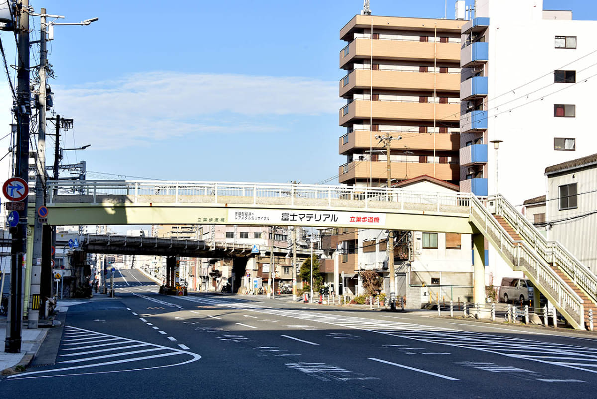 ネーミングライツが導入されている歩道橋