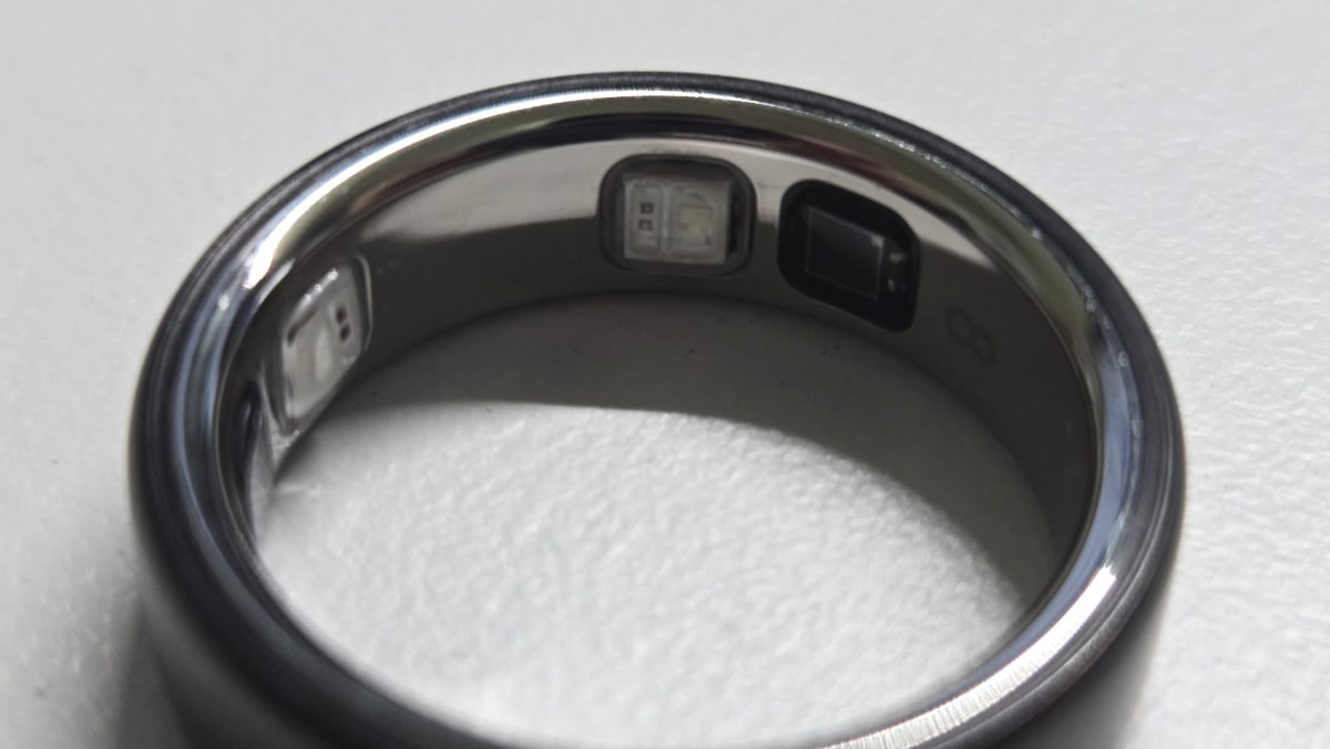 Oura Ring 5 内側。LEDはRing 4よりも大型化されている