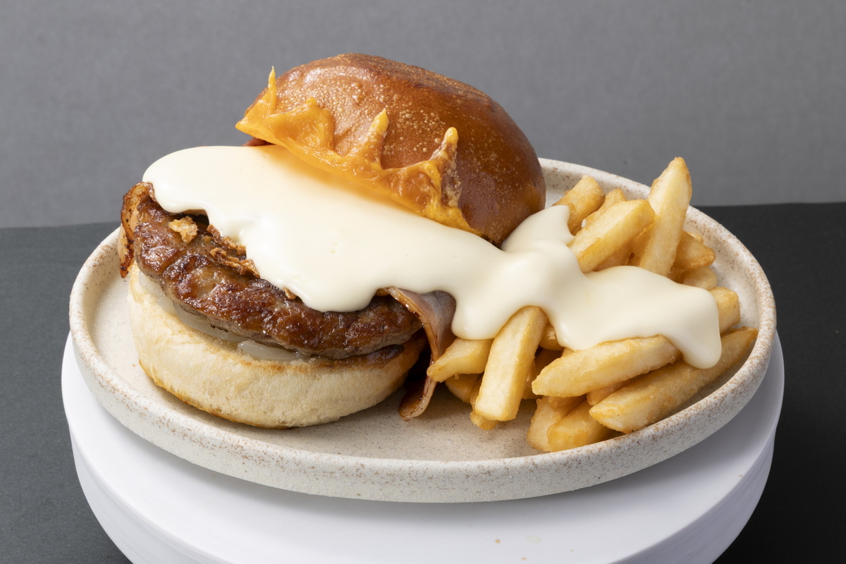 「夜の背徳チーズバーガー」(1,680円)
