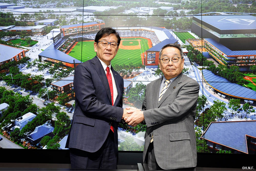 栗山英樹氏と原田裕 恵庭市長