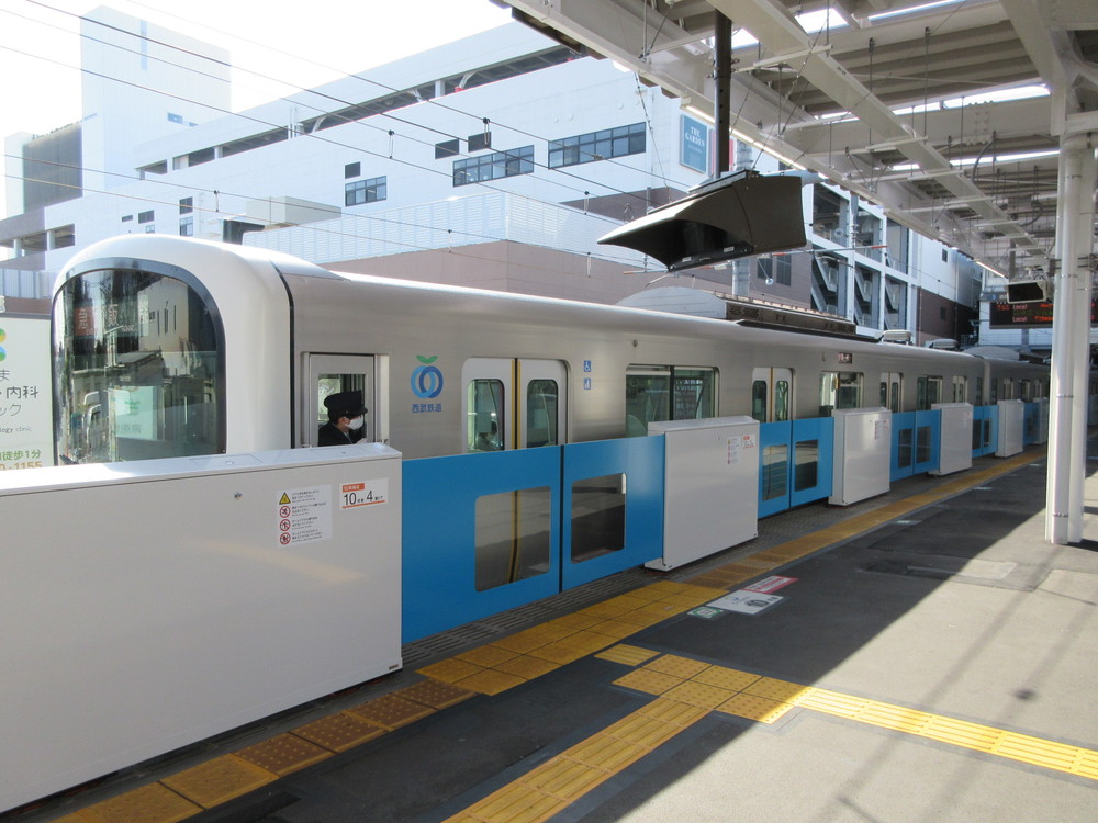 西武鉄道のホームドア