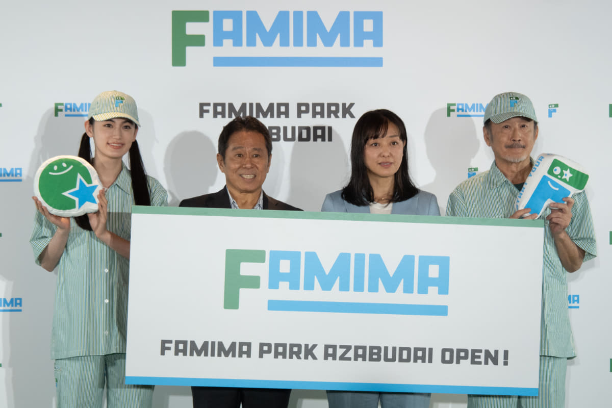 左から、八木莉可子さん、小谷建夫氏、島田奈奈氏、吉田鋼太郎さん