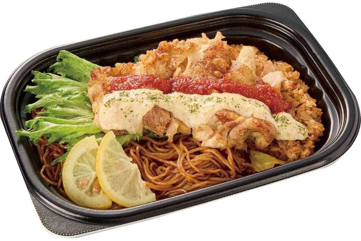 チキンジャンバラヤとソース焼きそば