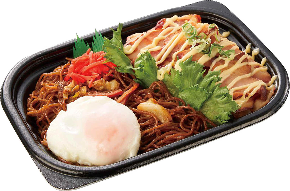 てんこ盛り焼豚マヨ&焼きそば(754円/約565g/1,072kcal)