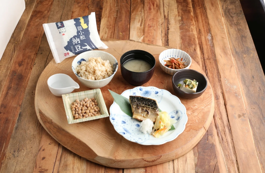 あえんの里山定食 (1,440円)