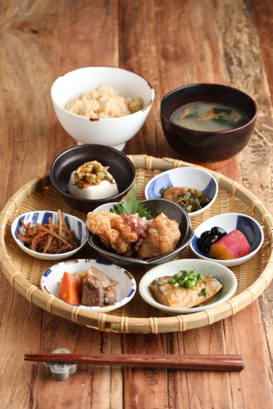 納豆和定食 (1,290円)
