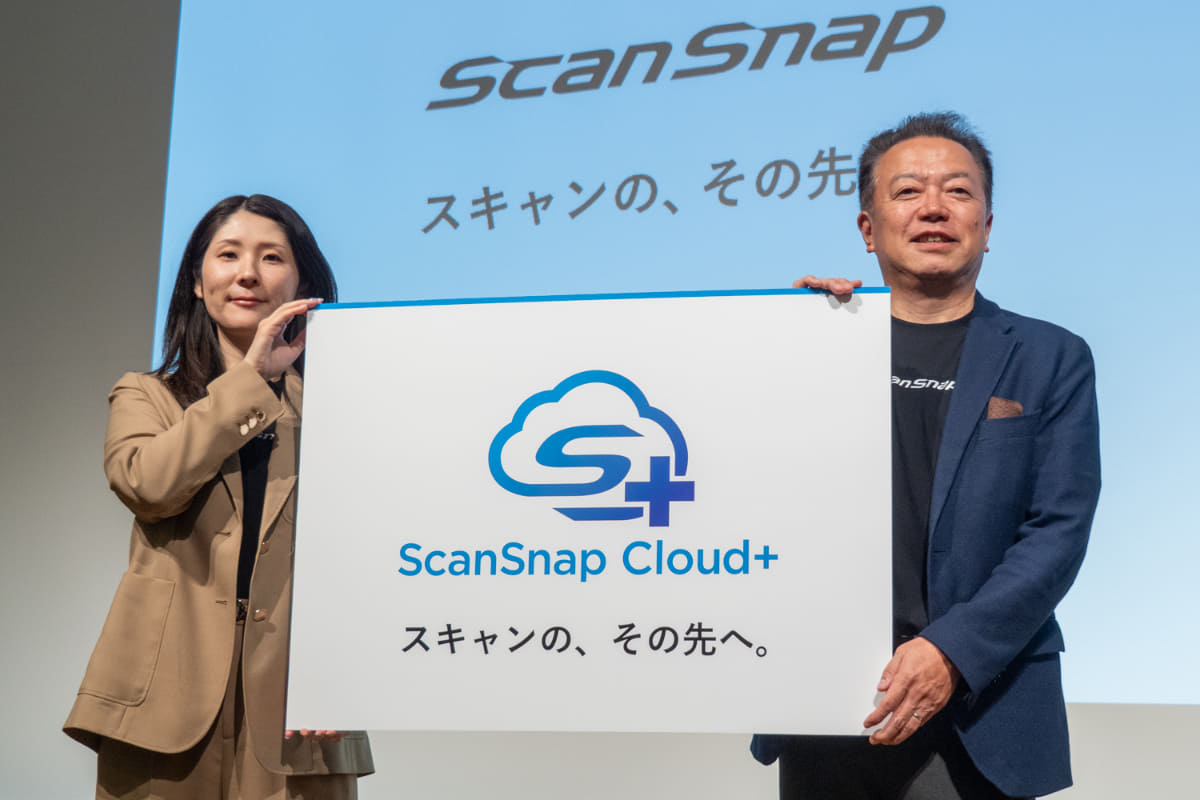 左から、PFU ドキュメントイメージング事業本部 グローバル戦略統括部 商品企画部 マネージャー 三浦唯氏、取締役 常務執行役員 宮内康範氏