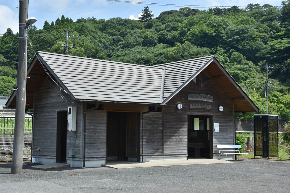 上総松丘駅