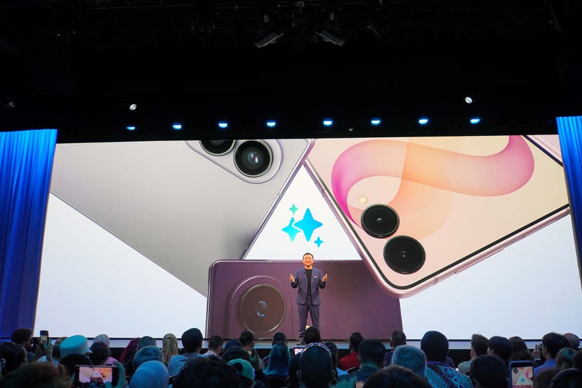 サムスン電子は、英ロンドンでGalaxy Z Foldシリーズ3機種を発表した