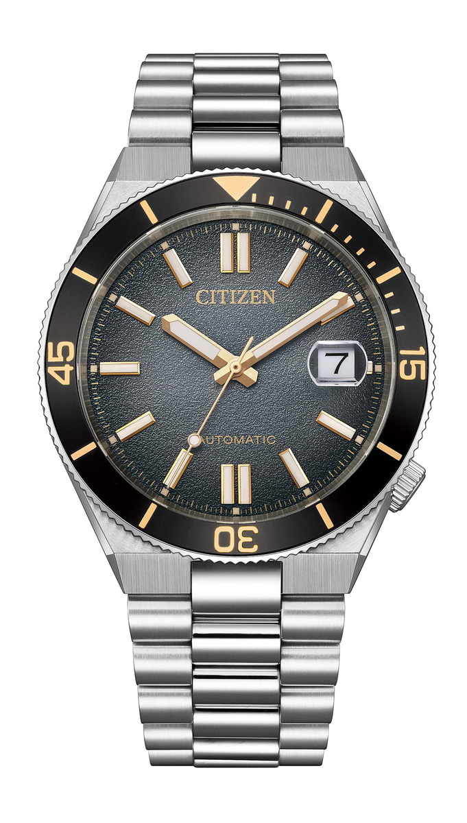 NJ0238-57E、69,300円。世界限定12,000本
