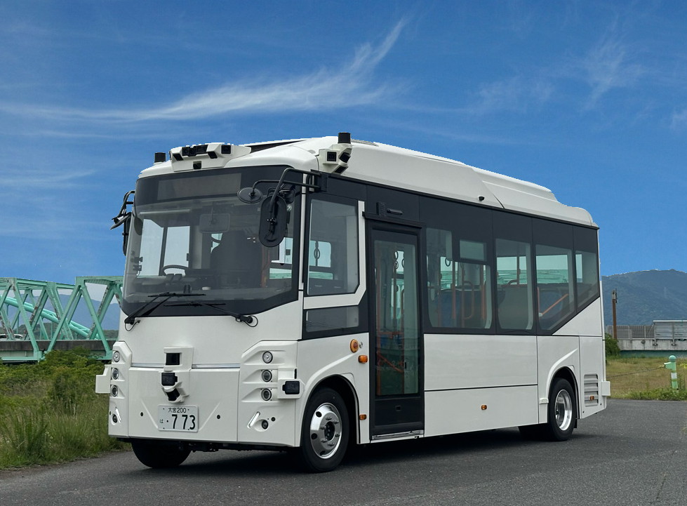 「軽井沢自動運転実証運行バス」運行車両はティアフォー製のMinibus2.0