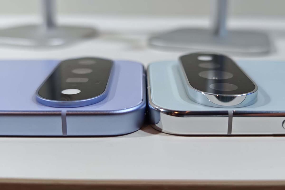 左がPixel 11で、右がPixel 11 Pro。カメラバーの厚みがかなり違う