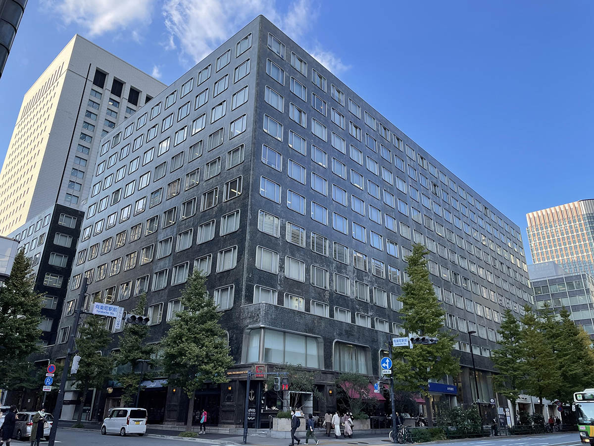新有楽町ビル(21年11月撮影)