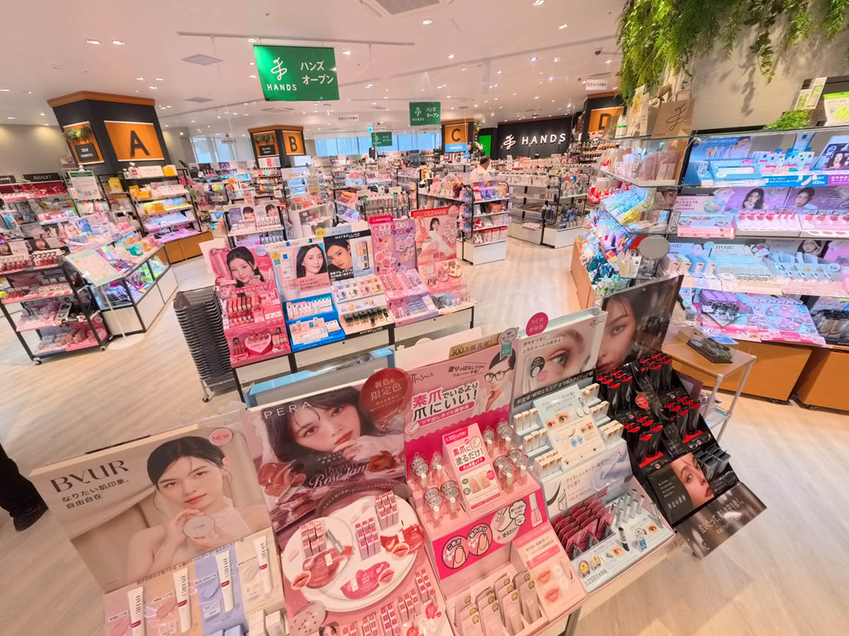女性層をメインとした売り場を展開