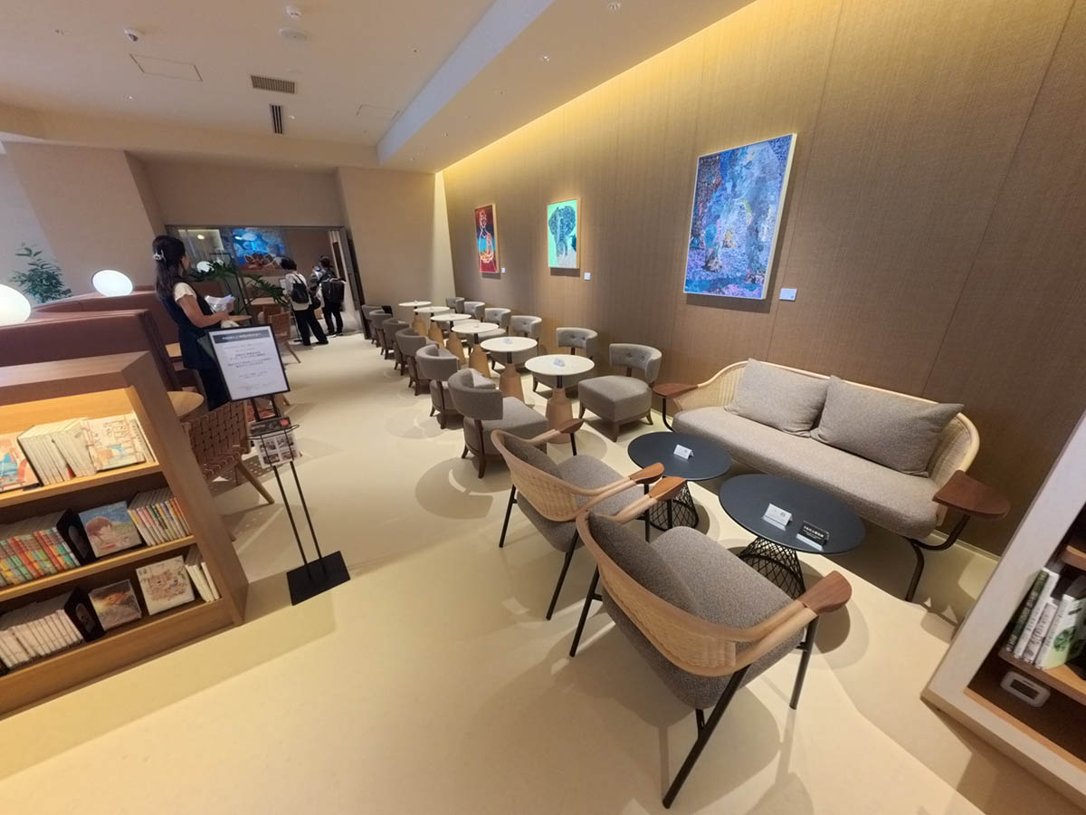 SHARE LOUNGEは時間制のスペースで、60分1,540円(未就学児770円)から使える。また月額利用も可能だ