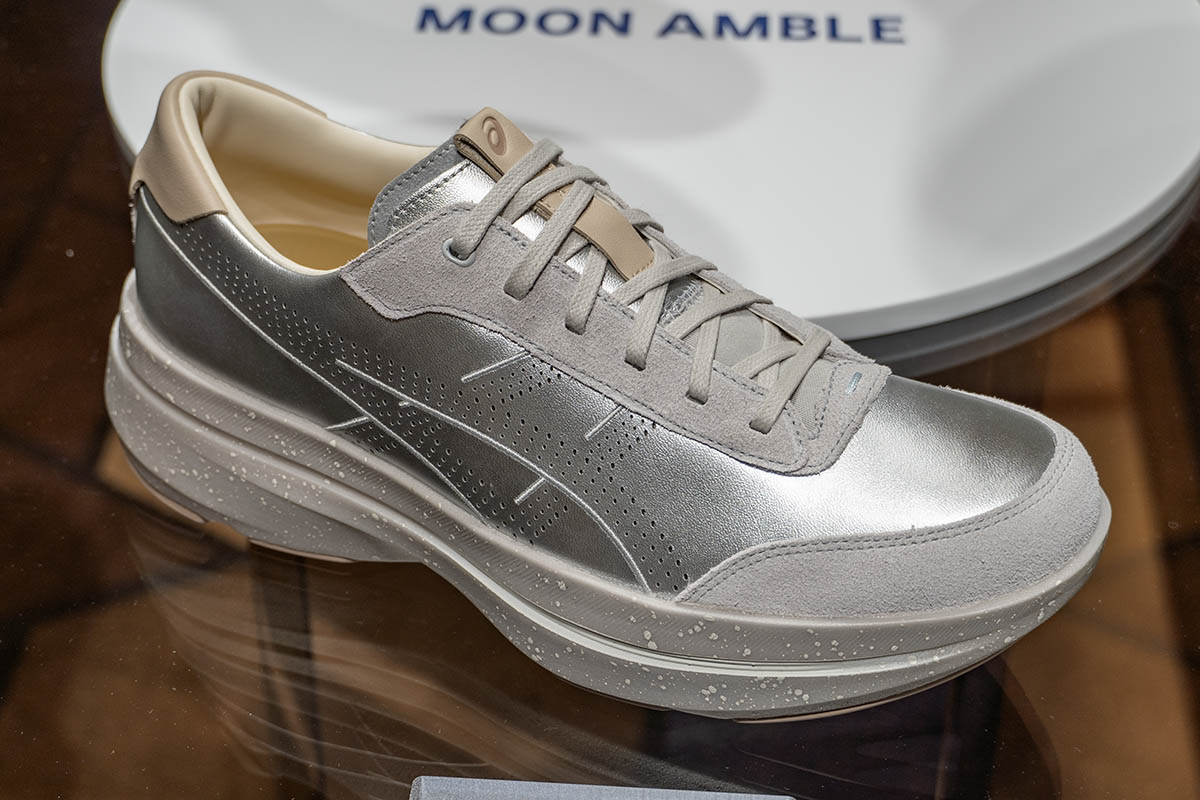 MOON AMBLE 1213A007