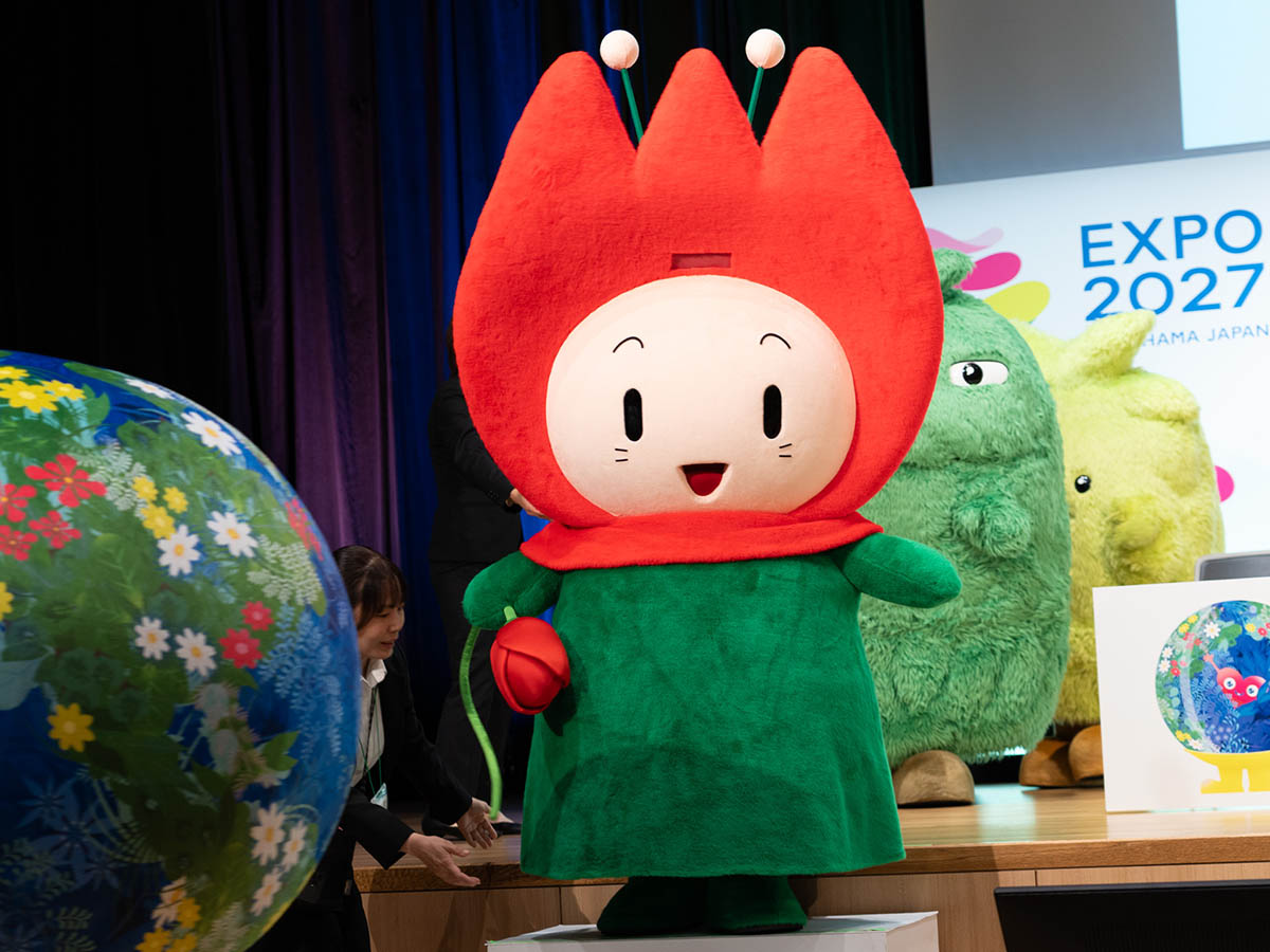 1990年に大阪で開催された花の万博のキャラクター、花ずきんちゃんの姿も
