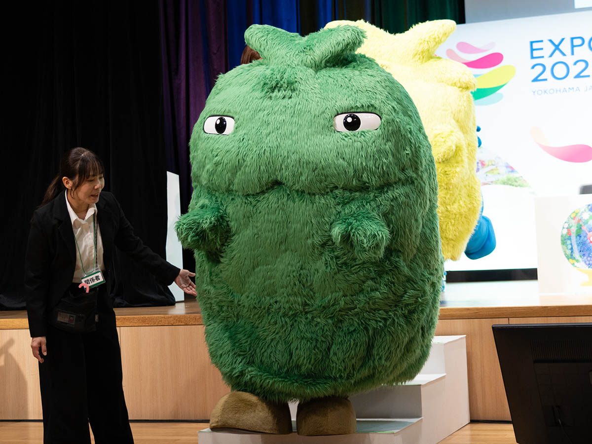 愛・地球博のキャラクター、モリゾーも現れました