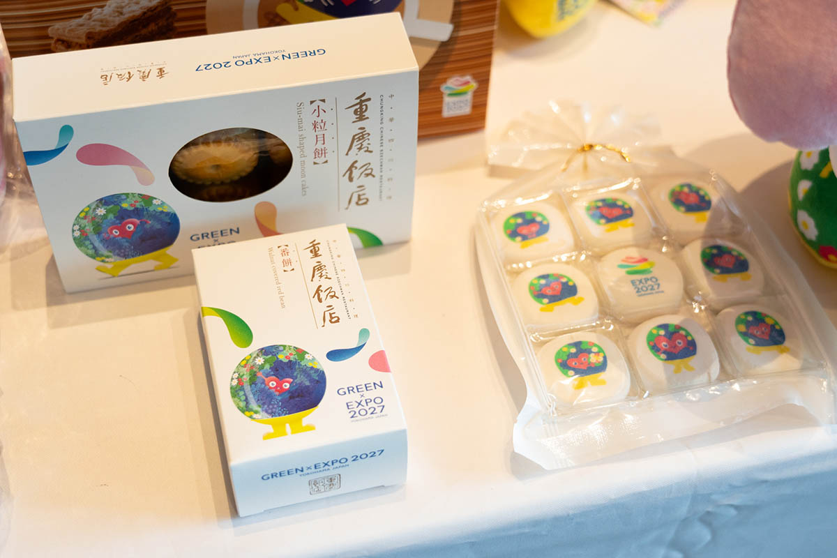横浜の人気店とコラボしたフードもありました