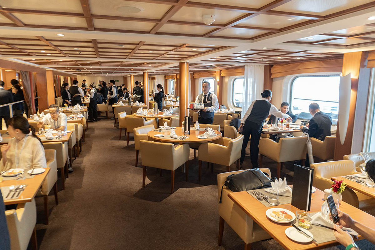 テラスレストラン八重