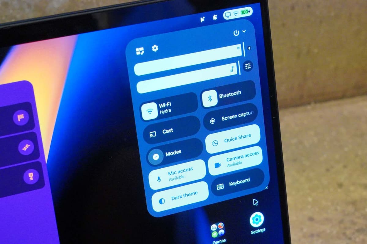 設定ボタンのパネルは、Androidそのもの