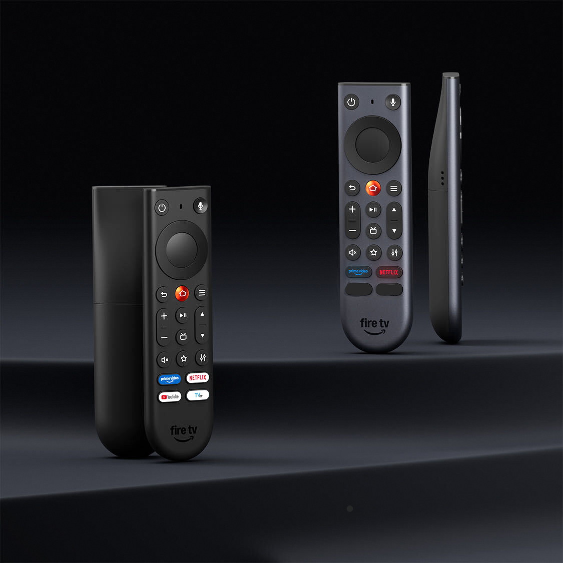 新デザインの「Fire TVリモコン」(左)と、2027年発売の「Fire TVリモコンPlus」(右)