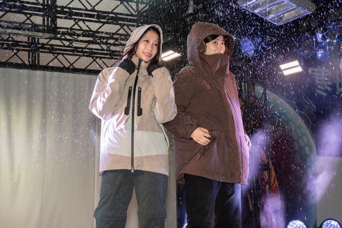 風雨を交えた演出で性能をアピール