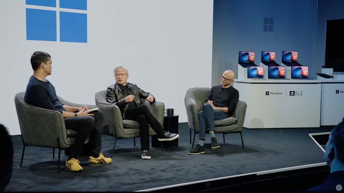 発表会にはNVIDIAのジェンスン・ファンCEOも登壇