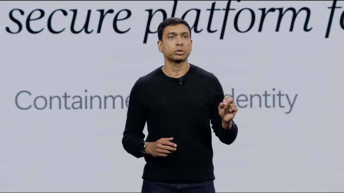 マイクロソフト・Windows+Devices担当エグゼクティブ・バイスプレジデントのパヴァン・ダビュルリ氏