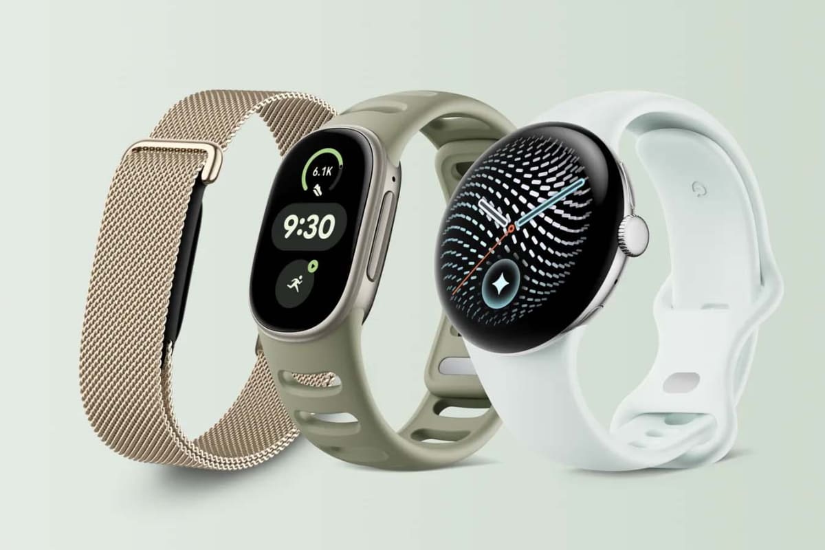 Fitbit Air(左)、Fitbit Edge(中央)、Pixel Watch 5(右)