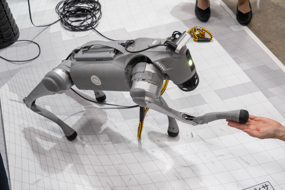 犬型ロボット