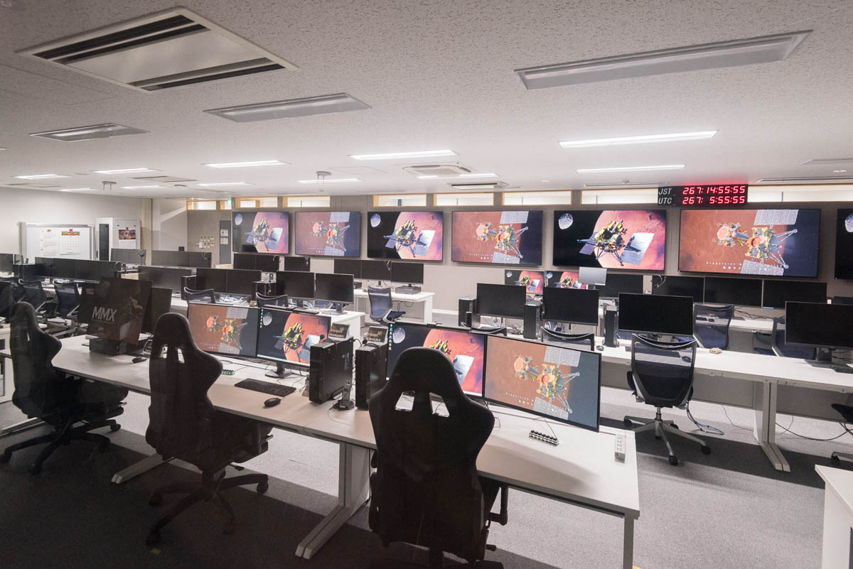 MMXの長い旅を支えるJAXA相模原キャンパスの管制室(撮影:小林伸)