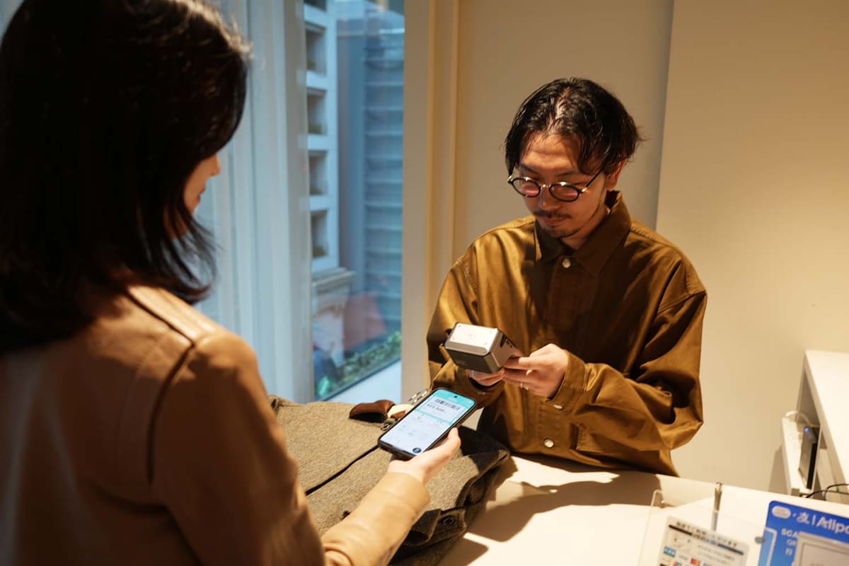 teppayをかざして支払い。支払い音も「テッペイ」