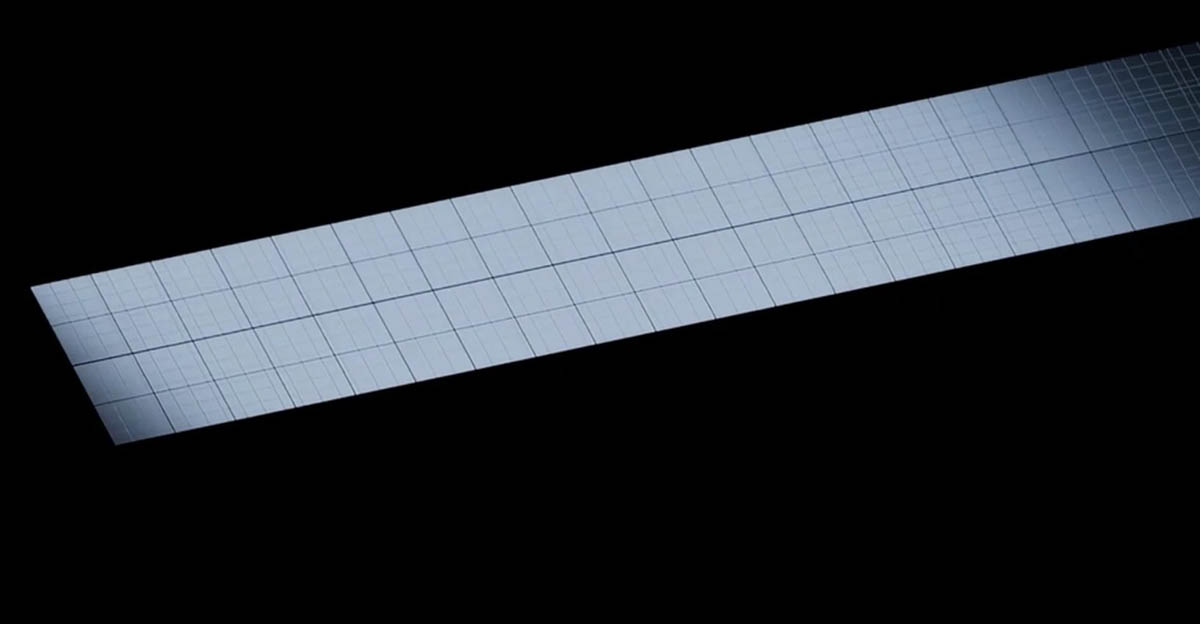 太陽電池パドルも大型化(出典：SpaceX Starlink Version 3 Satellites)