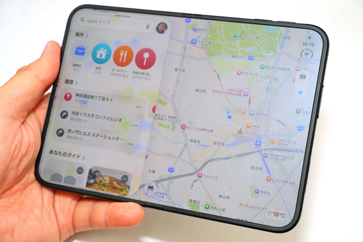 10月23日に発売されたiPhone Duo。この端末に最適化されたアプリだと、写真のように大画面を生かした表示になる