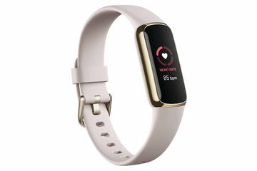 Fitbit charge4 Suica対応モデル Suica対応ウェアラブルに新たな選択肢「Fitbit Charge 4