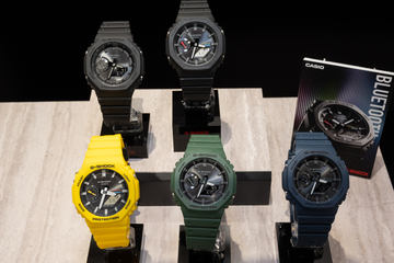 未使用⬛︎G-SHOCK⬛︎ルービックキューブ⬛︎コラボ⬛︎腕時計⬛︎デジタル Amazon.co.jp: [カシオ] 腕時計 ジーショック 交換パーツ付 BOX