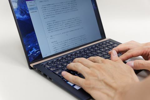 オフィス、フォトショップ付 ASUS　高速SSD（新品）ノートPC　美品動作確認 ノートパソコン AH50/J3(16型/Windows11/Office2024/Core i7