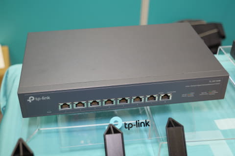 TP-Link、Wi-Fi 6対応メッシュルーター「Deco X90」を展示【Interop