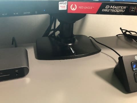 自宅での仕事がはかどる「高解像度デュアルディスプレイ」環境が最高