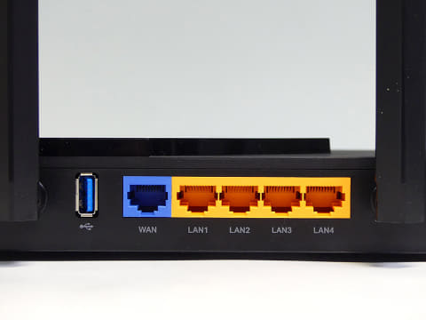 1万円のWi-Fi 6ルーターが着実進化、最大2402Mbpsで機能も性能も「世代