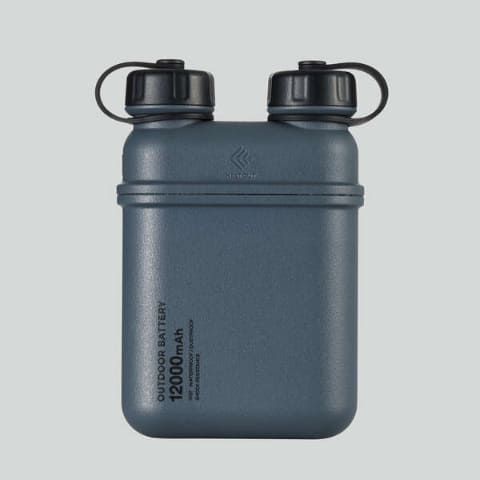 アウトドアでも使えるIP67準拠の防水・防塵モバイルバッテリー