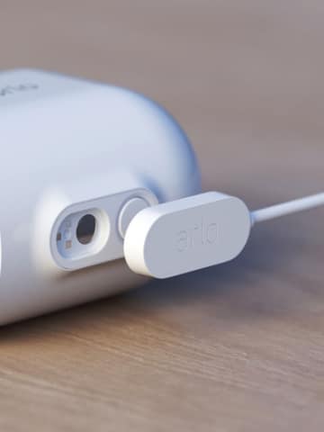 防犯カメラ　Arlo Pro 4 セキュリティカメラ & 充電ケーブル新品未開封 Arlo Security Camera Accessories | Chargers, Mounts, Skins