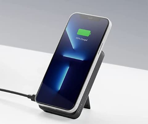 Anker 633 Magnetic Battery」、1万mAhでiPhone 13/12にワイヤレス充電