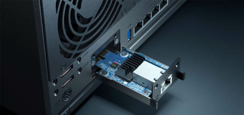 【5ベイNAS】Synology DS1522+【おまけ・微破損あり】 Synology、2.5GbE対応の5/8ベイNAS「DiskStation DS1525+/DS1825+