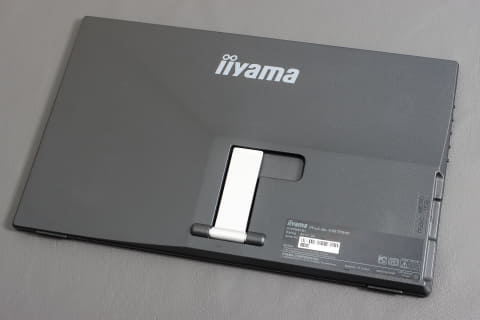 USB Type-Cケーブル1本で繋がるモバイルモニターが便利!! どこでも